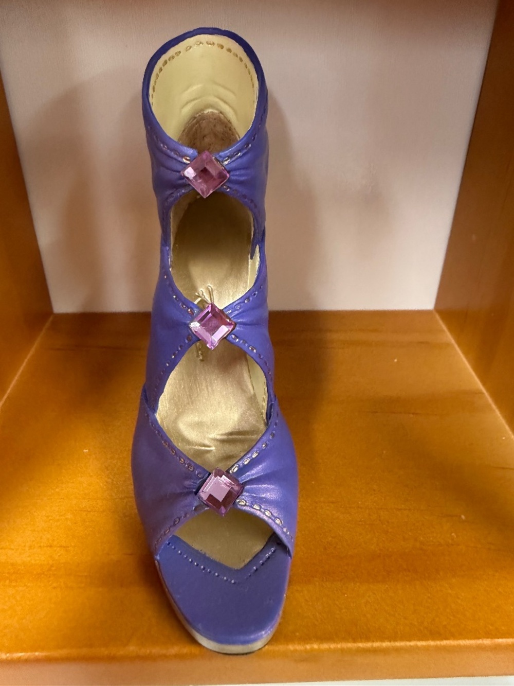 Just The Right Shoe Figurine- Diamond Wrap- EJ390